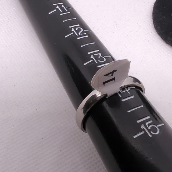 Men's Stunning Silver Stainless Steel Ring "Size 14" Perfect for Weddings - Picture 4 of 13